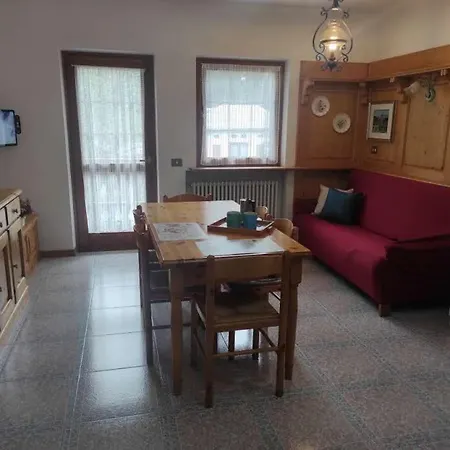 Casa San Valentino Dolomiti شقة *